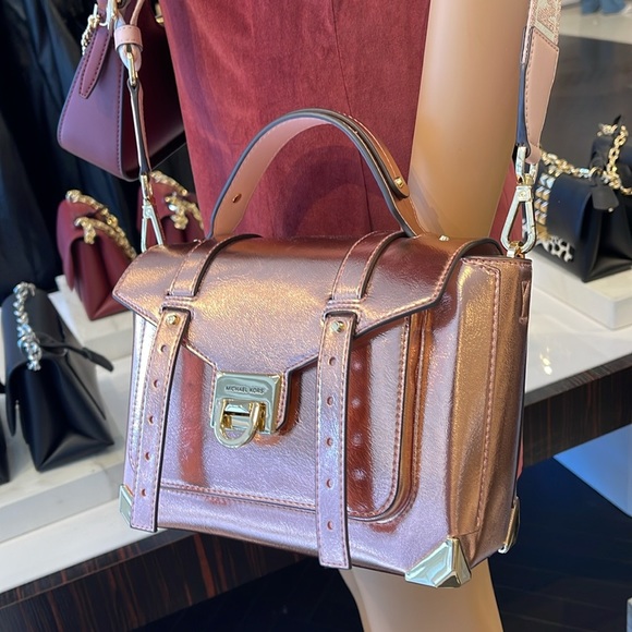 MICHAEL KORS
Manhattan Medium TH SCHOOL Crackled Metallic Leather SATCHEL
NWT - Picture 5 of 16